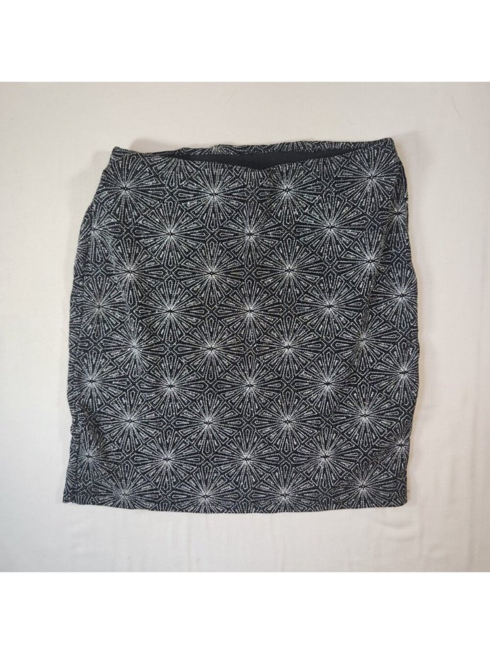 HM Divided Metallic Silver Black Starburst Geometric Mini Skirt Small